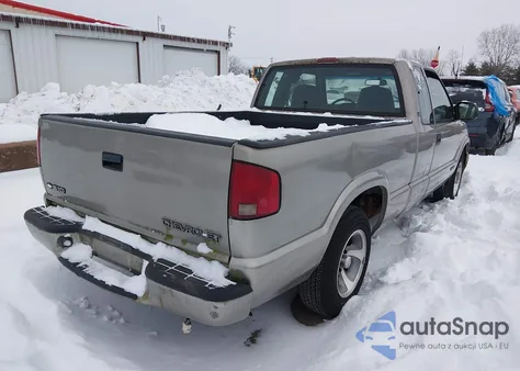 2000 Chevrolet S-10 Ls z USA, uszkodzony, nr VIN 1GCCS19W6Y8217215